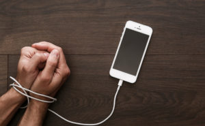 Smartphone: il loro uso, insieme a quello dei tablet, può interferire con le abilità socioemozionali