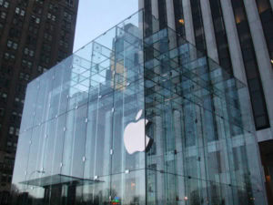 Apple, esposti dati di migliaia di utenti adolescenti