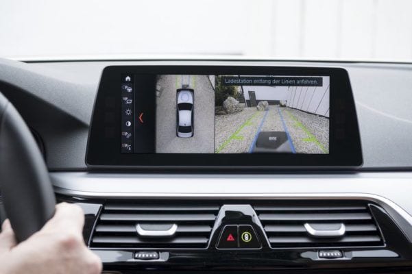 BMW ricarica wireless interno