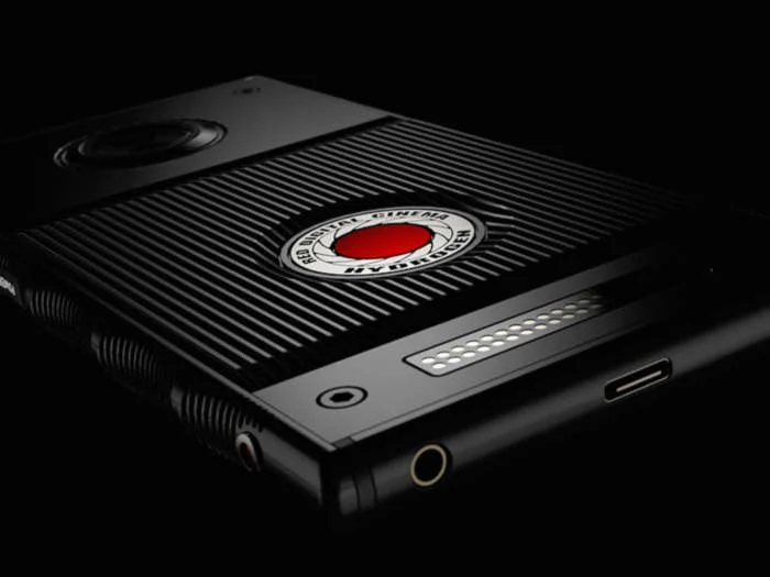 RED Hydrogen, posticipato