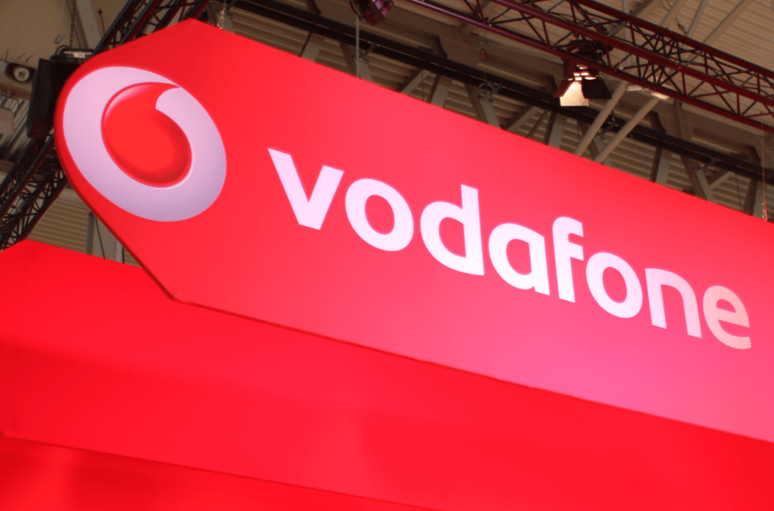 Passa a Vodafone: la migliore promo low cost é qui, 30GB e minuti in quantità a 10 euro
