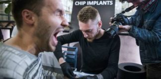 Se il tatuaggio è un chip: in Svezia in migliaia si sono impiantati i propri dati