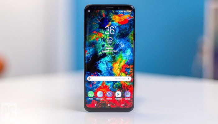 Samsung Galaxy S9+ lanciato ripetutamente da un tetto