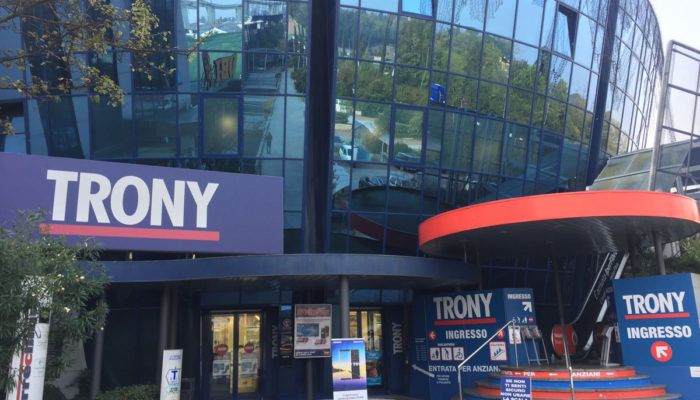Trony