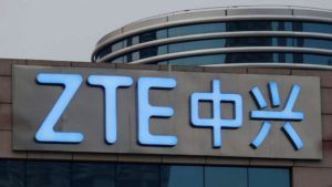 ZTE, una multa per salvare la compagnia