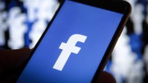 Tim Cook di Apple: "non abbiamo mai chiesto i dati a Facebook"