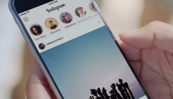 Addio ficcanaso nelle storie di Instagram