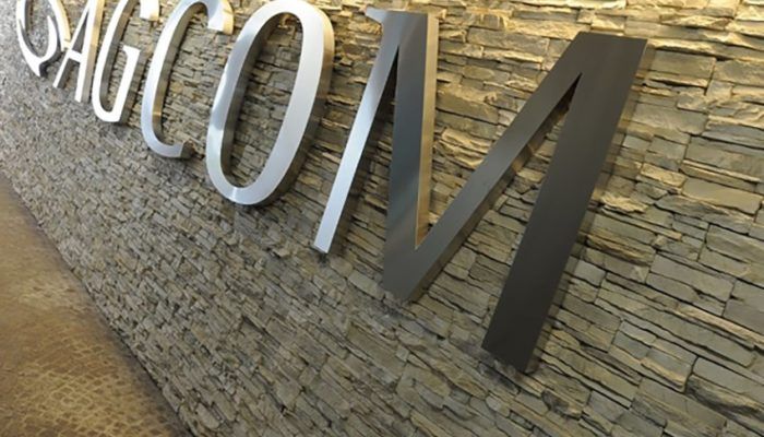 AGCOM contro tutti per costi più bassi