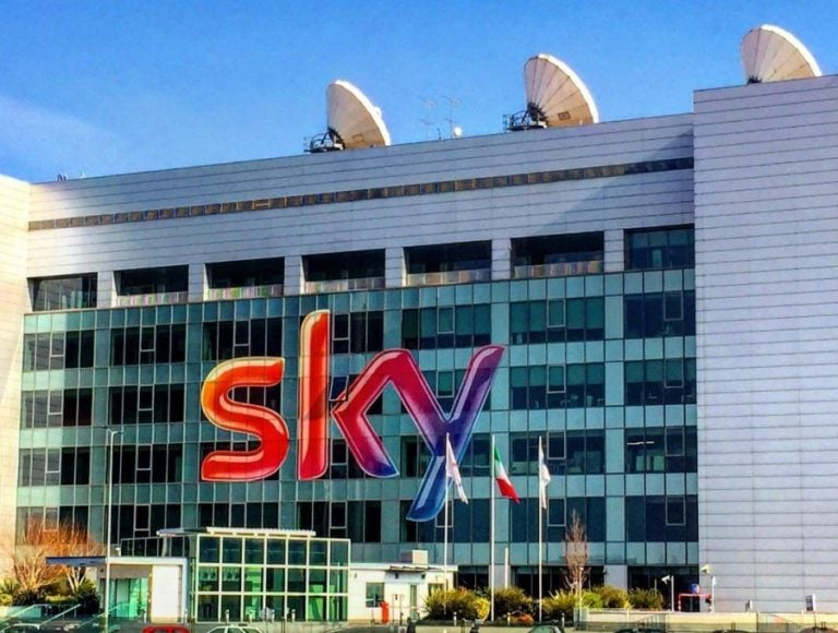 Sky Q Black