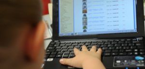 Privacy dei figli e social network: come comportarsi?