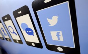 Facebook e Twitter crollano in borsa