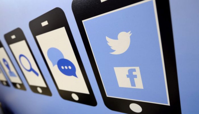 Facebook e Twitter crollano in borsa