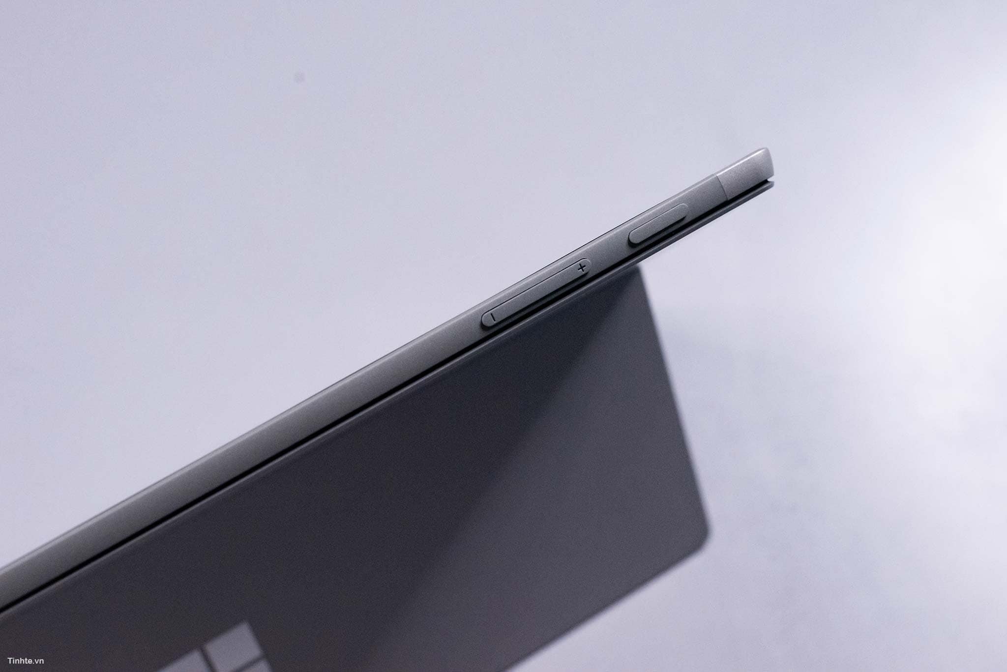 4435458_Tren_tay_surface_Pro_6_Tinhte_9
