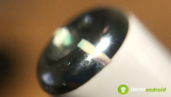 Apple Airpods rovinate da un cortocircuito