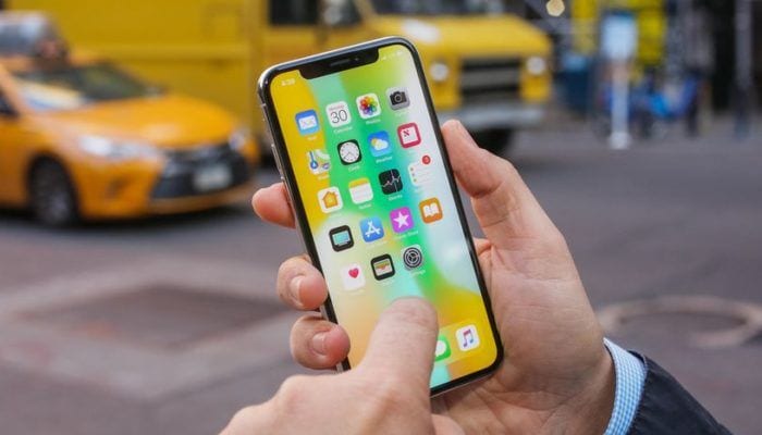 iPhone X 64 GB con Vodafone Simple Plus online a 34,99 euro al mese