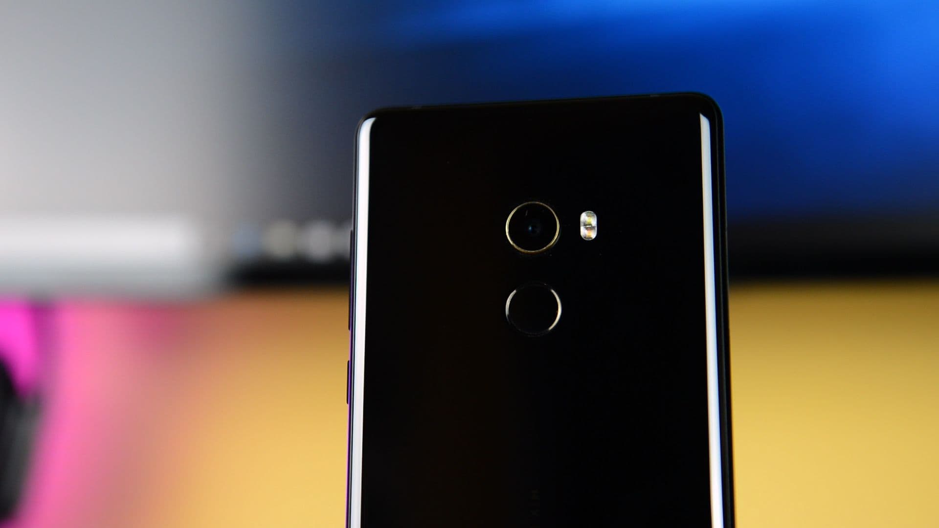 laurabrehmorchestralremixbysjlslyricsvideo (2) Xiaomi Mi Mix 2 e 2S