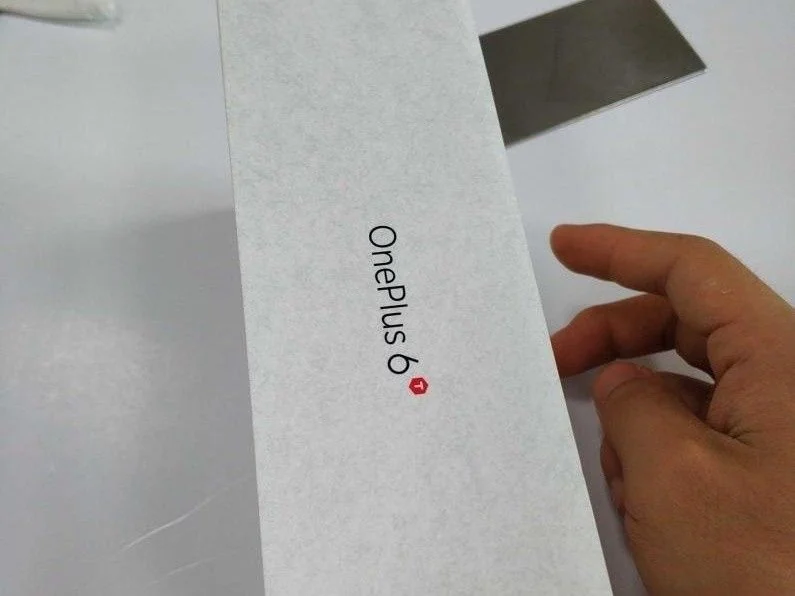 oneplus-6t-box-1-cropped