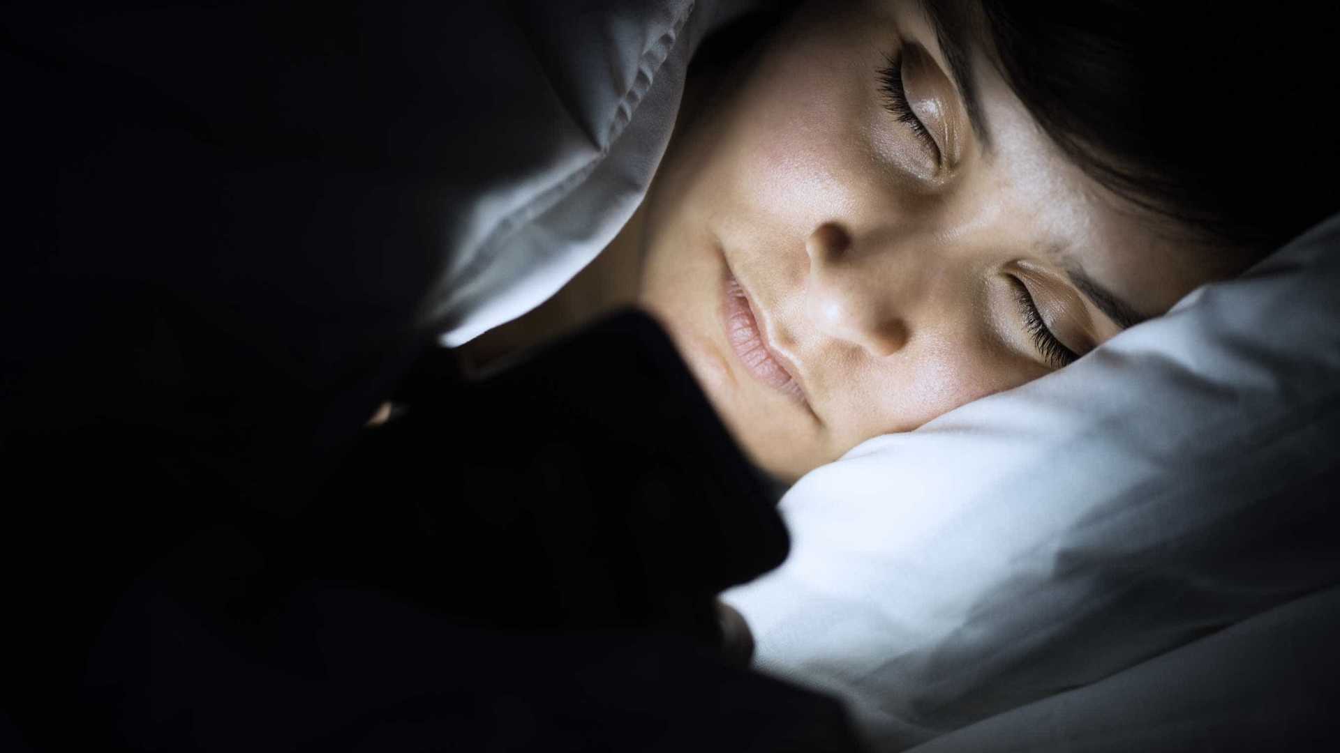 radiazioni smartphone stanchi e distratti