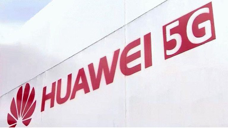 Huawei: in cantiere un nuovo smartphone con display curvo e supporto per la rete 5G