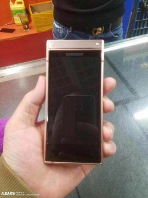 Samsung W2019 2