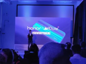 Honor View 10 Lite: immagini e caratteristiche in anteprima dal BASE di Milano