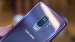 Smartphone del futuro: secondo gli italiani dovrà essere come la fatina delle fiabe