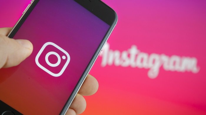 Instagram, lo scrolling orizzontale diventa virale
