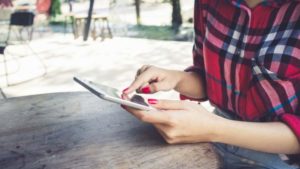 messaggi senza connessione addio WhatsApp o Telegram