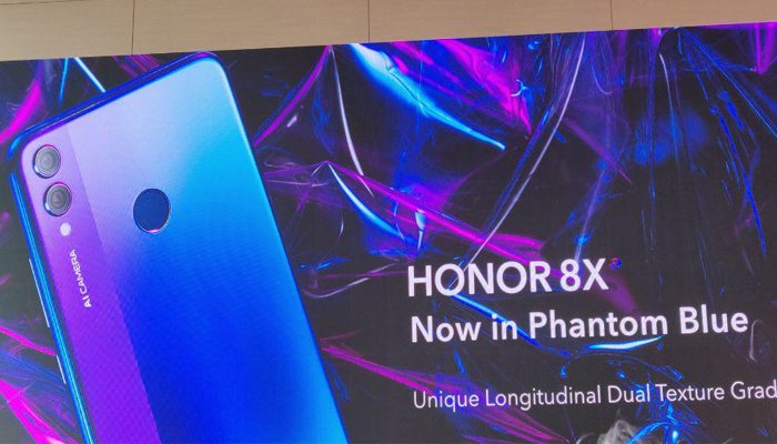 Honor View 10 Lite (Honor 8X) nella nuova colorazione Phantom Blue
