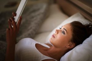 Ricaricare la batteria di notte danneggia il telefono abitudine errata o mito da sfatare