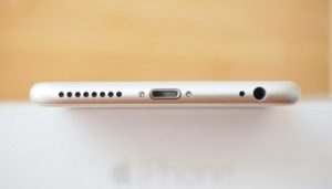 iPhone-6-Plus-Lightning-Port-