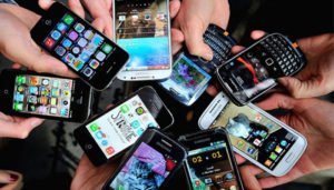 Cellulari che valgono una fortuna_ ne avete uno di questi in casa_