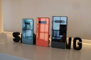 Samsung Galaxy S10e e i fratelli maggiori (PhoneArena)