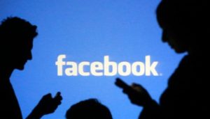 How-to-hack-someones-Facebook-messages-without-touching-their-cell-phone