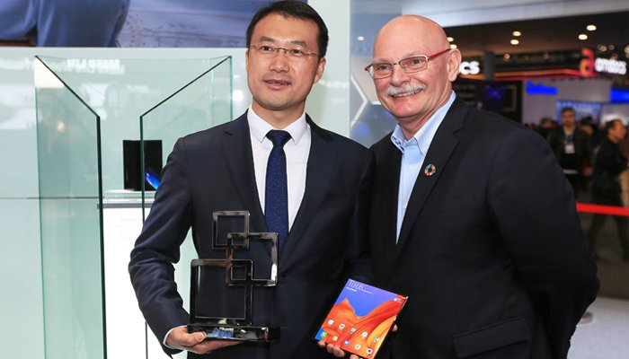 Huawei Mate X vince il premio "Best New Connected Mobile Device"