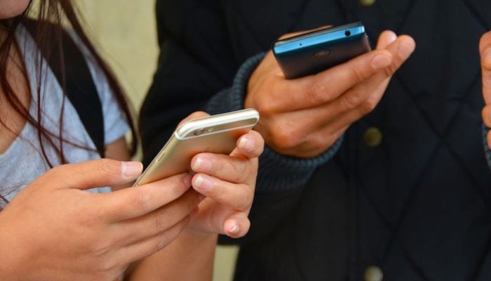 Oh.mobile-vs-kena-mobile-low-cost