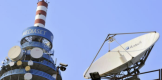 Mediaset Premium continua a perdere pezzi: i film Universal passano a Sky Italia