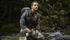 tv-dunyasinin-en-zengin-doga-ve-macera-sovu-sunuculari-bear-grylls.jpg