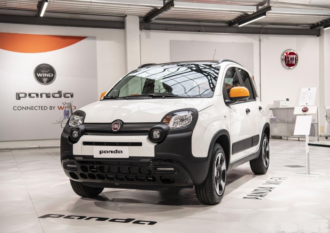 fiat panda connected wind
