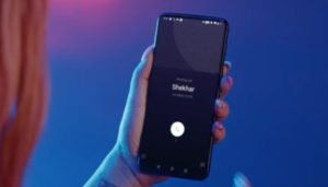 OnePlus 7 in una clip musicale