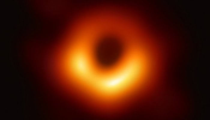 L’immagine del buco nero adesso fa discutere, ecco le ultime novità