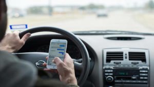 smartphone-al-volante