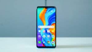 Huawei P30 lite è ancora più conveniente con TIM e Wind, ecco le opzioni d'acquisto