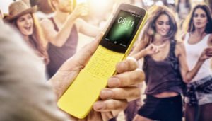 Nokia 8110 con WhatsApp