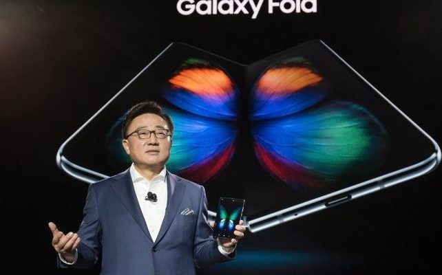 samsug-galaxy-fold-debutto