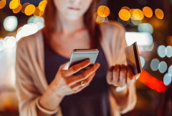 SMS battono whatsapp e telegram