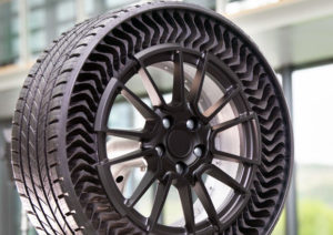 michelin uptis pneumatico senza aria anti foratura