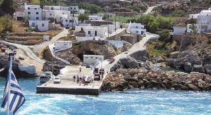 trasferirsi in grecia anticitera