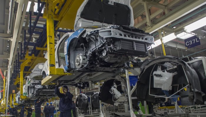 17 case automobilistiche contro Trump nel tentativo di fargli cambiare idea