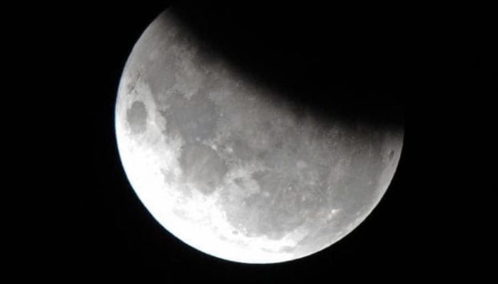 eclissi di luna parziale